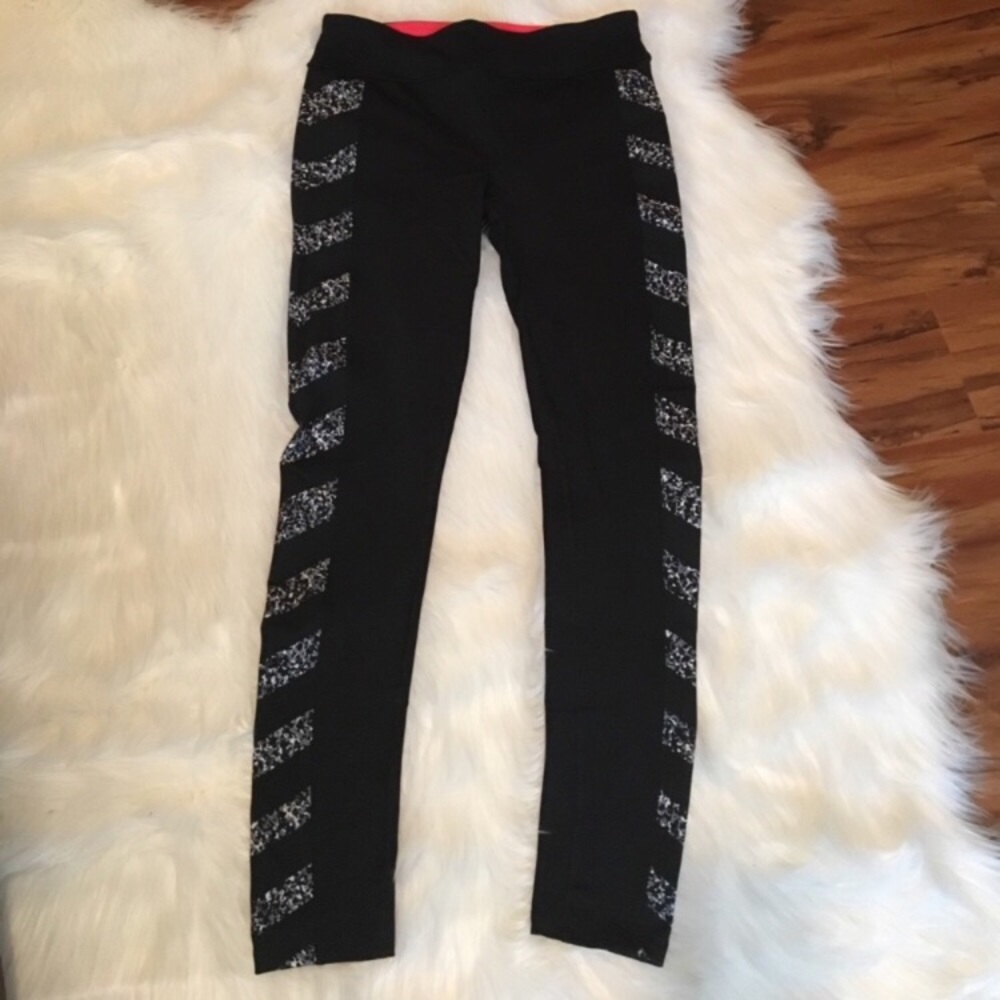 Athletic leggings